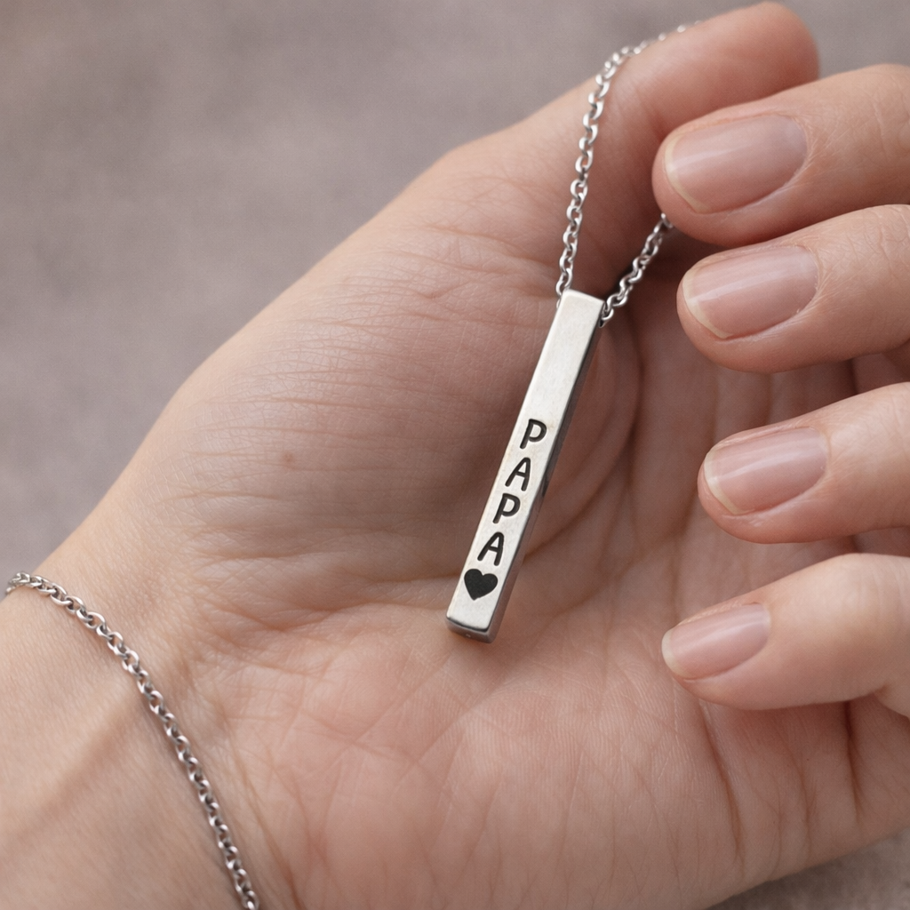 Gargantilla personalizada “Siempre contigo” – Un recuerdo grabado para siempre