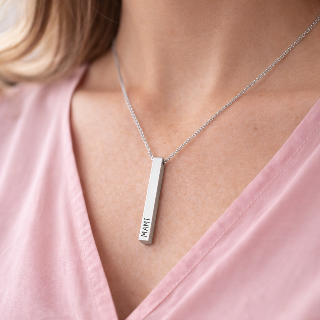 Gargantilla personalizada “Siempre contigo” – Un recuerdo grabado para siempre