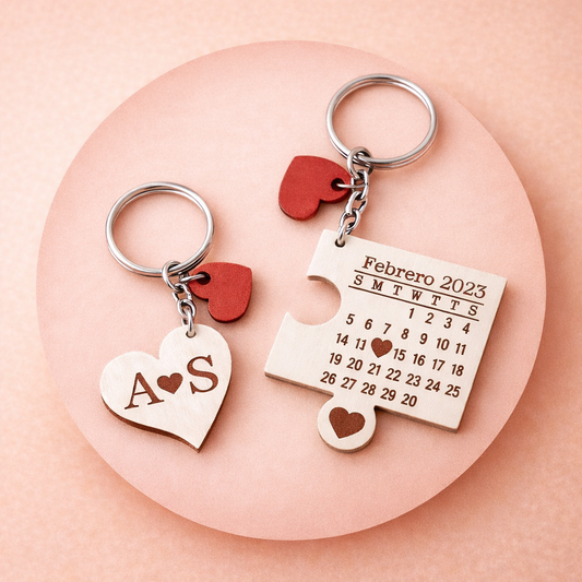 Llavero doble personalizado “Mi Amor” con calendario y corazón encajable