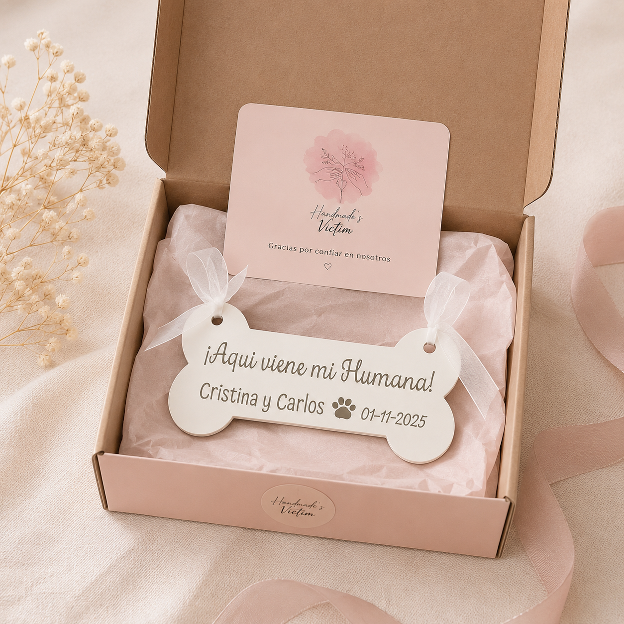🦴 Cartel de boda “Aquí viene la novia” – Madera personalizada para mascotas