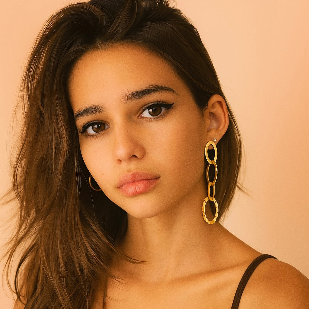 🌟 Pendientes “Galatea” – Dorados y Martelé