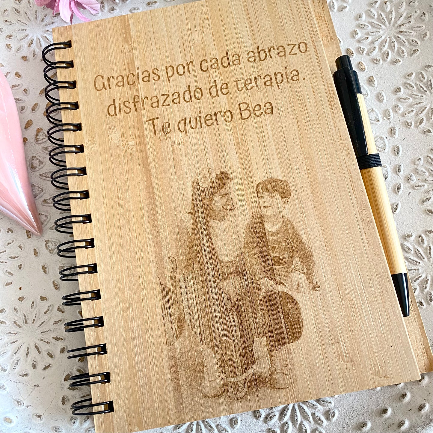 Set de Libreta Personalizada con foto y Bolígrafo de Bambú – Eco-Friendly, Ideal como Regalo Original y Sostenible