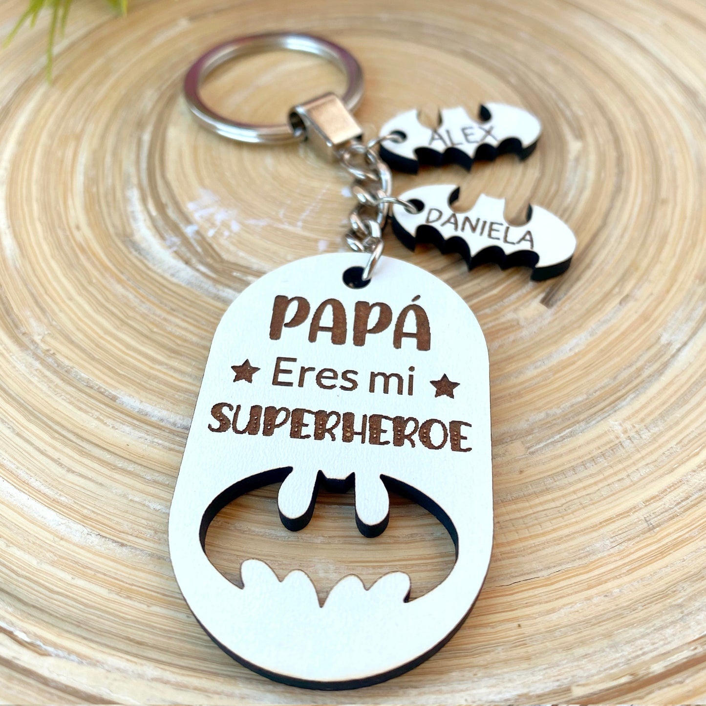 LLAVERO PERSONALIZADO PAPÁ ERES MI SÚPER HÉROE MADERA.