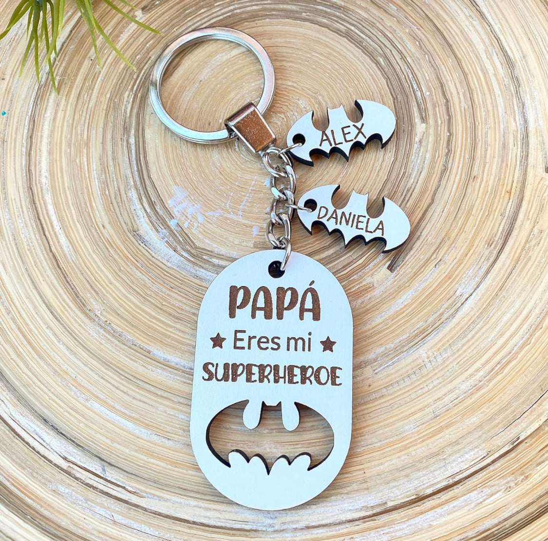 LLAVERO PERSONALIZADO PAPÁ ERES MI SÚPER HÉROE MADERA.