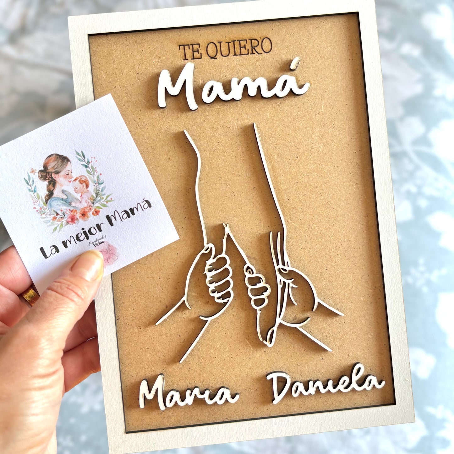 Cuadro personalizado para mamá con manos y nombres | Regalo Día de la Madre