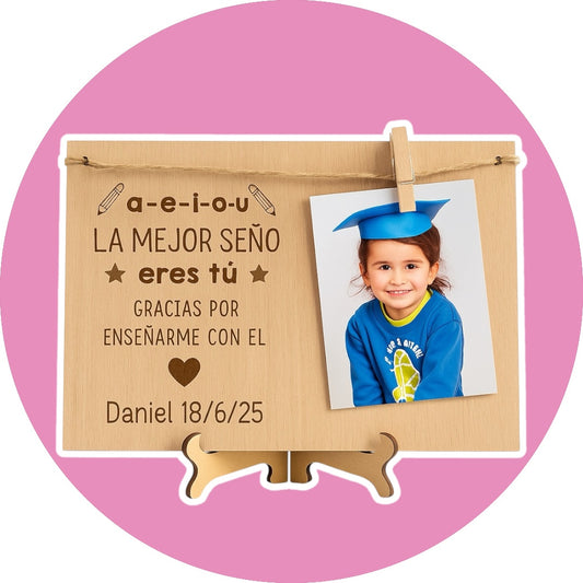 Placa de Madera Personalizada “La Mejor Seño eres Tú” – Regalo para Profesores con Foto y Soporte (15x21 cm)